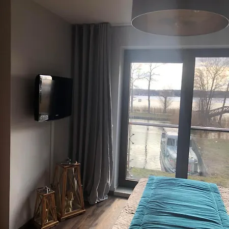 Port Z Widokiem Na Jezioro Premium Apartamento