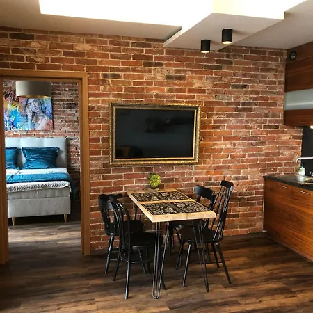 Port Z Widokiem Na Jezioro Premium *