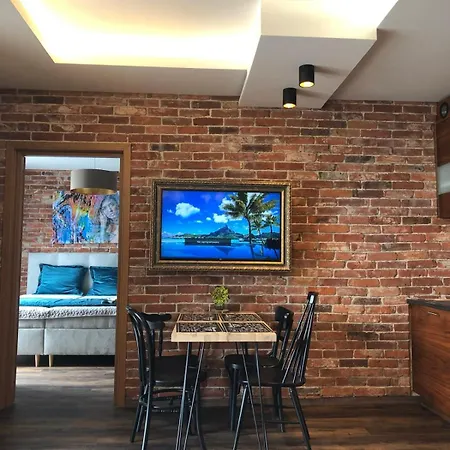 Port Z Widokiem Na Jezioro Premium *