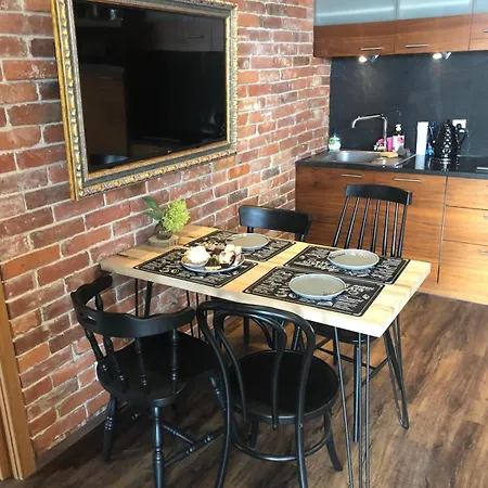 Port Z Widokiem Na Jezioro Premium *